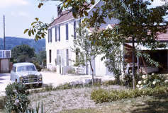 Maison des Henry, l'usine a gauche
